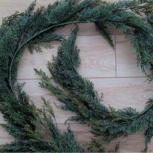 Wondershop Holiday Faux Garland Realistic  Plasticity Greens Like New FINAL SALE